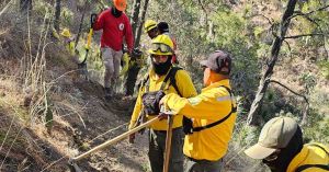 Mantienen coordinación para liquidación de incendios