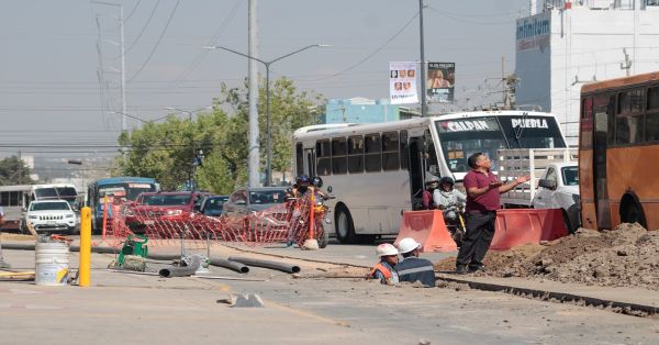 Realizan obras de Agua de Puebla y cierran la circulaci&oacute;n en ciertas zonas