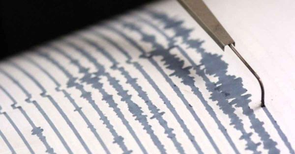 Sacude terremoto a Chile; emiten alerta de tsunami