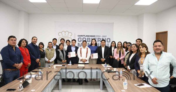 Preside Omar Muñoz premiación del concurso “Regidor por un día”