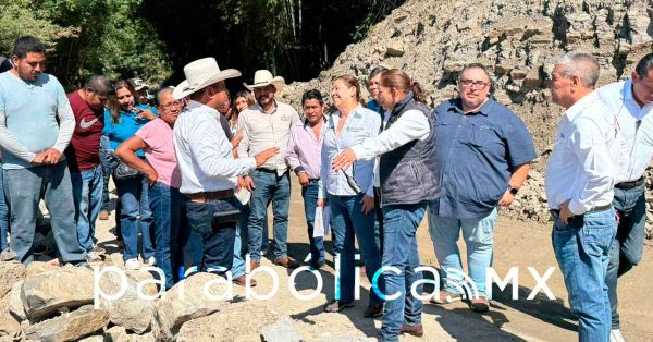 Acompa&ntilde;a Laura Artemisa obras y apoyos de Bienestar en la Sierra Norte