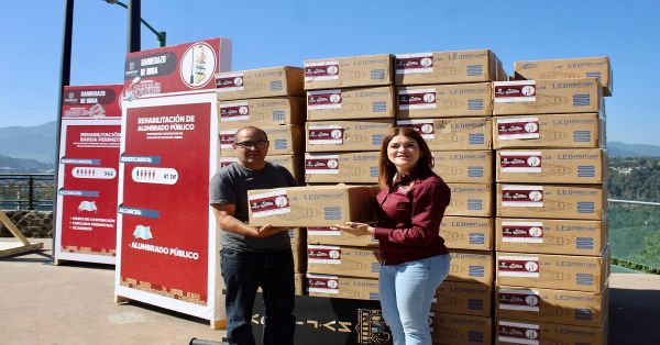 Colocar&aacute;n en Zacatl&aacute;n alrededor de 2 mil 500 luminarias en todo el municipio