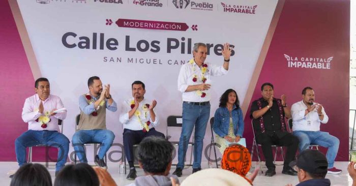 Entrega Chedraui modernización de calle Los Pilares en Canoa