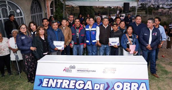 Entrega Lupita Cuautle obras de drenaje y electrificación en San Antonio Cacalotepec