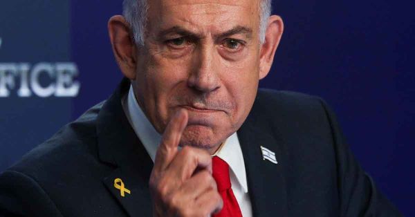 Revienta ministro de Israel contra el "Palestina libre", lo compara con "Heil Hitler"