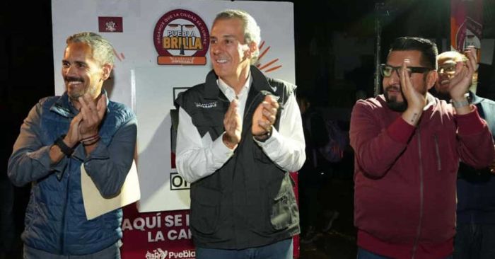 Entrega Pepe Chedraui luminarias LED en San Jer&oacute;nimo Caleras