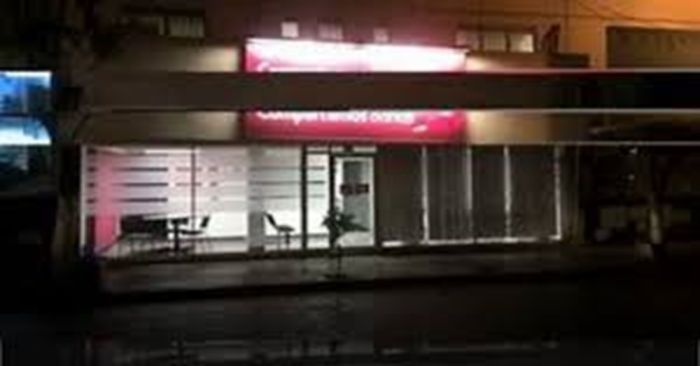 Asaltan a una mujer al salir de Compartamos en Tehuacán
