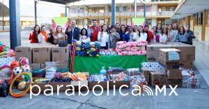 Entrega DIF municipal 280 frazadas y aguinaldos en el Barrio El Alto