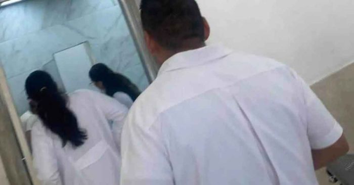 Da a luz menor de edad en baño del IMSS en Aguascalientes