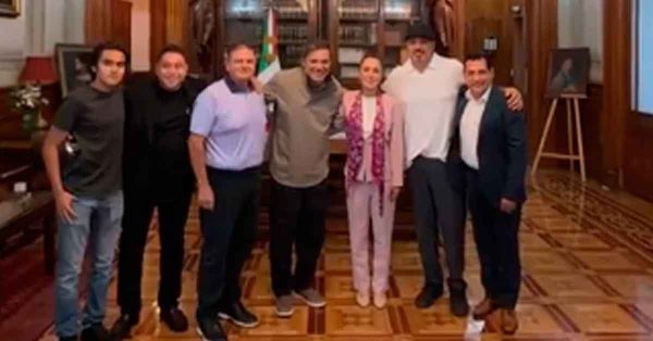 Presenta Sheinbaum tema inédito de Intocable dedicado a los migrantes