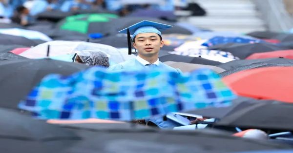 Suspende Trump todas las visas para estudiar en EU