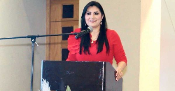 Presenta Delfina Pozos presenta iniciativa para fortalecer el combate al feminicidio en Puebla