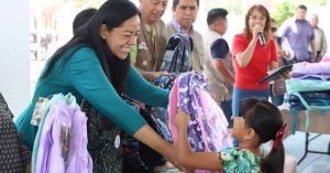 Arranca Ariadna Ayala entrega de 5 mil paquetes escolares