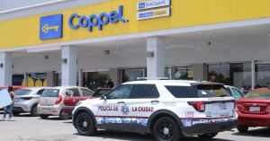 Roban teléfonos celulares del Coppel de Las Torres en Puebla