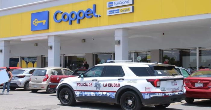 Roban teléfonos celulares del Coppel de Las Torres en Puebla