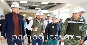 Recorren Armenta y Zoé Robledo obras del Hospital IMSS de San Alejandro