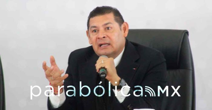 Llama Armenta a hacer uso racional de la informaci&oacute;n