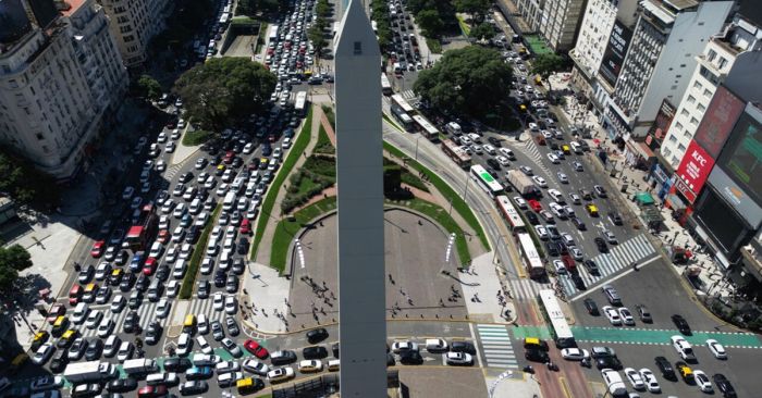 Sufren en Buenos Aires apagón masivo, ciudadanos se alertan