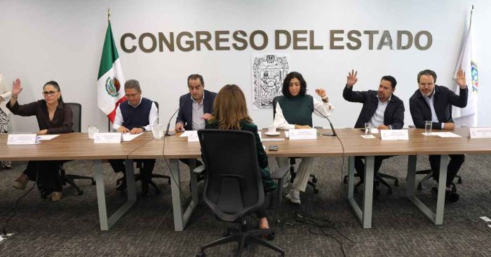 Abordan diputados la Comunicación de la Ciencia Política Científica