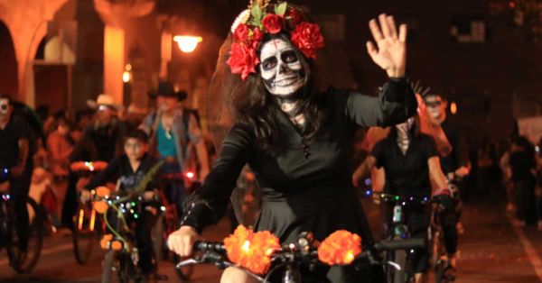 Impulsa Ariadna Ayala el Desfile de Calaveras 2025