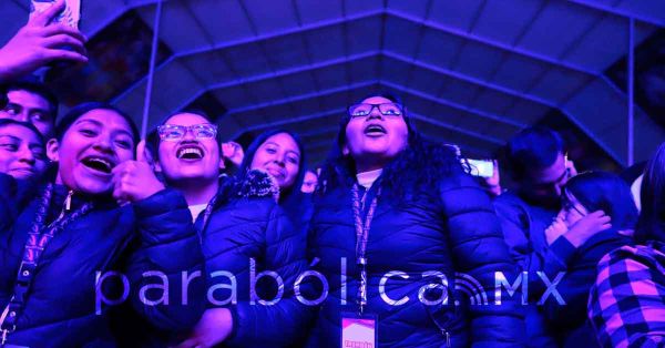 Arranca entre luces la Feria de la Manzana