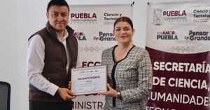 Entrega Bety S&aacute;nchez reconocimiento por simplificaci&oacute;n de tr&aacute;mites