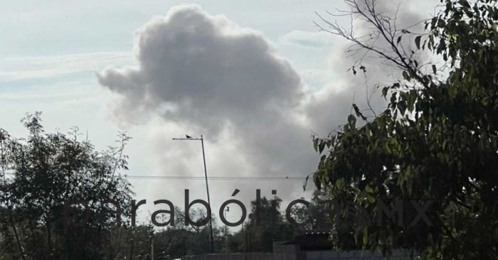 Explota polvorín en San Miguel Zacaola