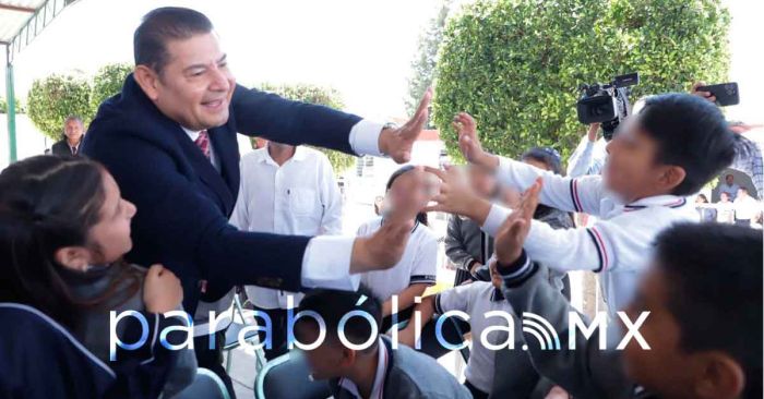 Refrenda Armenta el compromiso de proteger a las y los niños poblanos