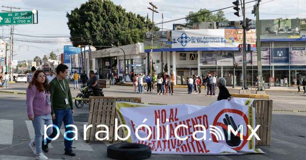 Se mantienen manifestaciones contra los parqu&iacute;metros en Puebla
