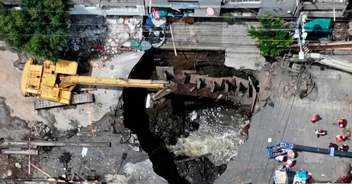 Reporta Brugada avance del 70% en reparaci&oacute;n de socav&oacute;n en Iztapalapa