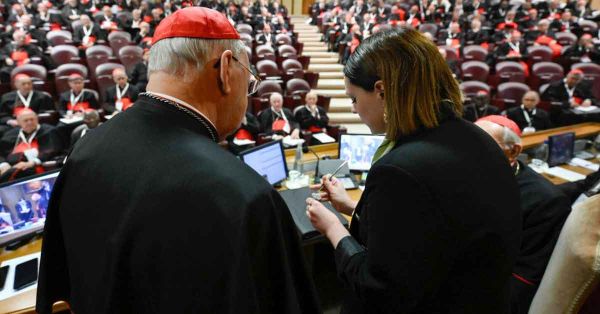 Anulan el anillo del Pescador de Francisco tras su muerte