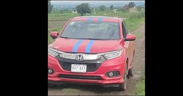 Aparece cad&aacute;ver dentro de un veh&iacute;culo abandonado en Coronango