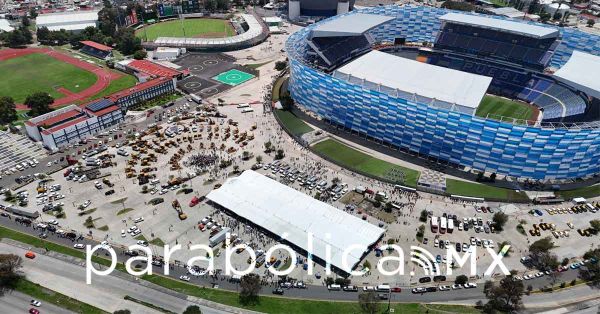 Encabeza Armenta la entrega de 14 módulos de maquinaria en Puebla