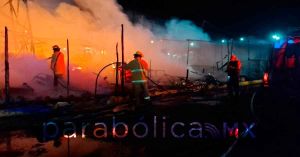 Reporta Segob saldo blanco tras incendio en la Central de Abasto de Huixcolotla
