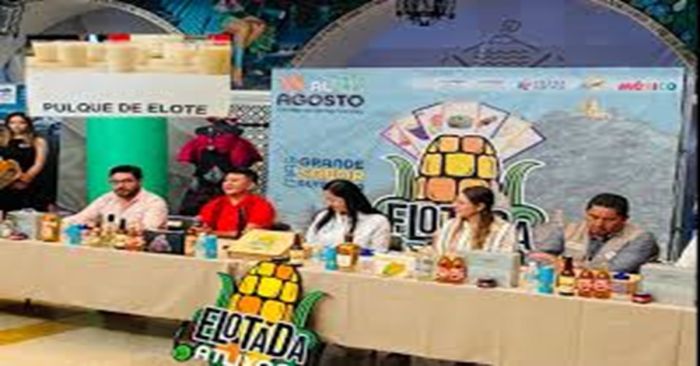 Prueba el pulque de elote en la Elotada 2025 en Atlixco