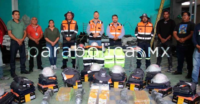Entrega ayuntamiento uniformes a personal operativo de Movilidad e Infraestructura