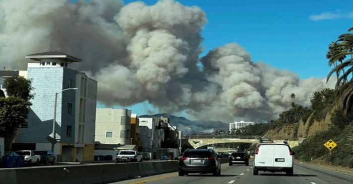 Descartan víctimas mexicanas por incendio en Los Ángeles