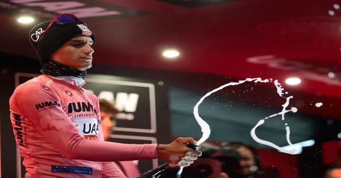 Lidera el mexicano Isaac del Toro el Giro de Italia