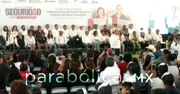 Entrega Armenta acciones por el bienestar en Zapotitlán Salinas