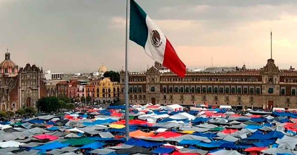 Rechaza la CNTE propuestas para levantar plant&oacute;n