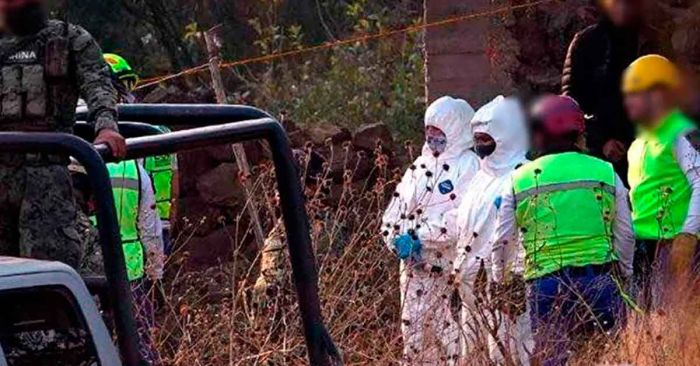 Hallan una fosa clandestina con 17 cuerpos humanos en Guanajuato