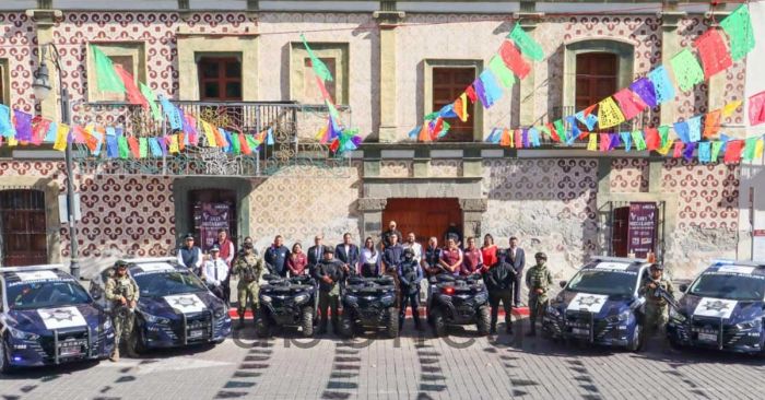 Entrega Tonantzin Fern&aacute;ndez nuevas patrullas