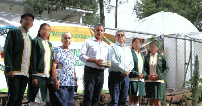 Apoya Secretaría de Bienestar municipal a estudiantes premiados en Congreso del Estado