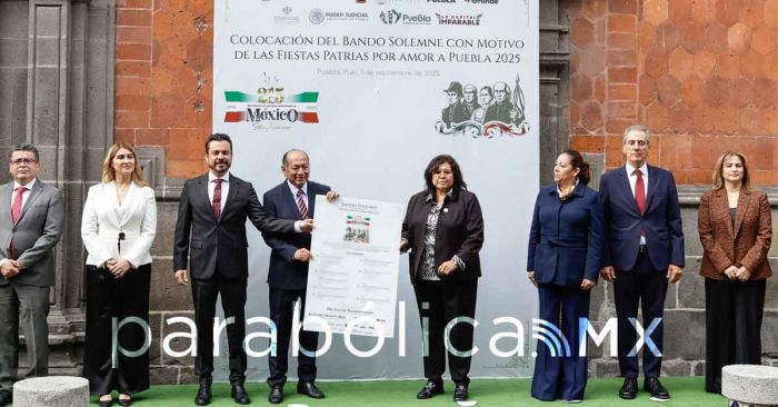 Dan inicio autoridades al Mes Patrio en Puebla
