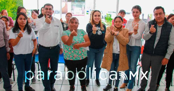 Entrega DIF de Huejotzingo despensas del programa "Primeros 1,000 D&iacute;as"