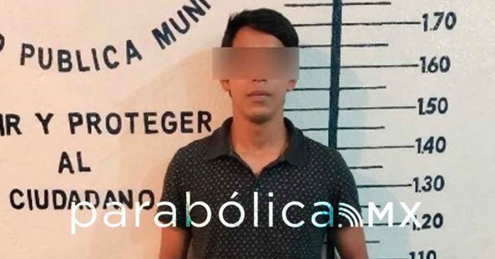 Detiene a presunto narcomenudista en Momoxpan