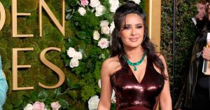 Fue Salma Hayek de las mejor vestidas en los Globos de Oro