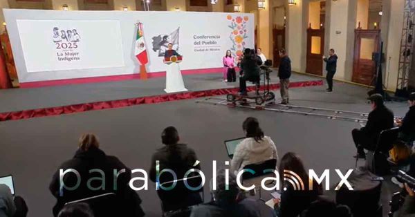 Da Sheinbaum banderazo a la segunda entrega de trenes de pavimentaci&oacute;n en Edomex