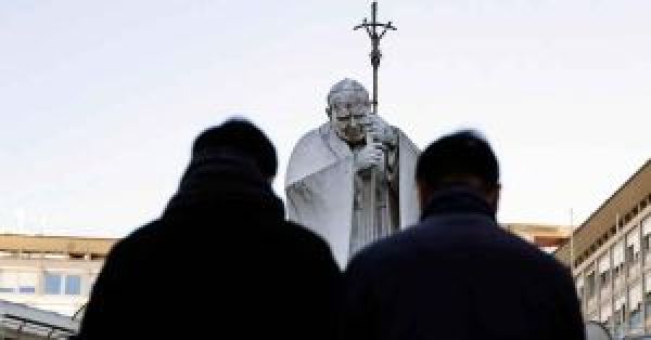 Reconoce Armenta el legado humanista del Papa Francisco