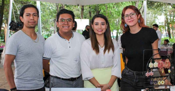 Realizan Mercadito de las Juventudes en la capital